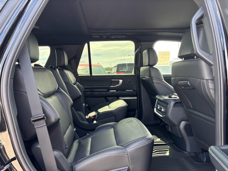 Ford Expedition Vehicle Image 05