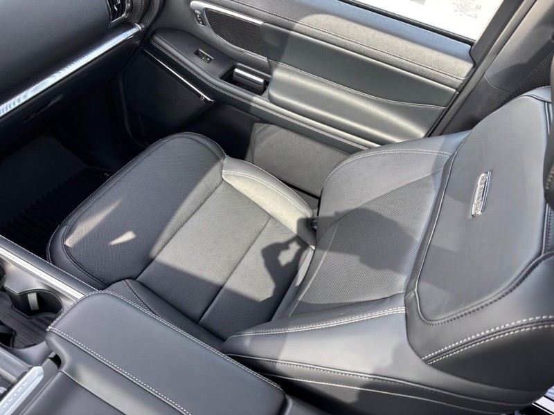 Ford Expedition Vehicle Image 11