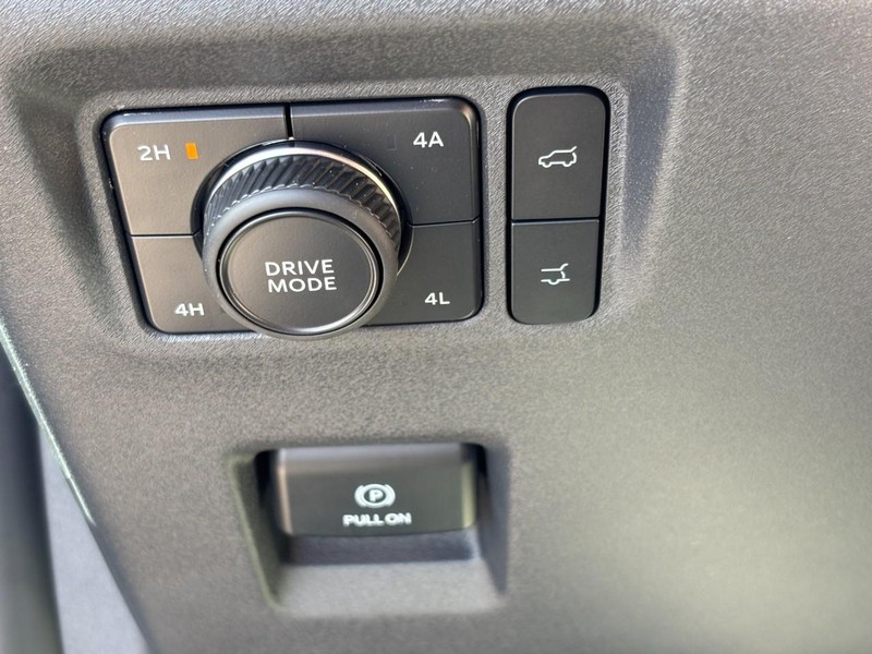 Ford Expedition Vehicle Image 12