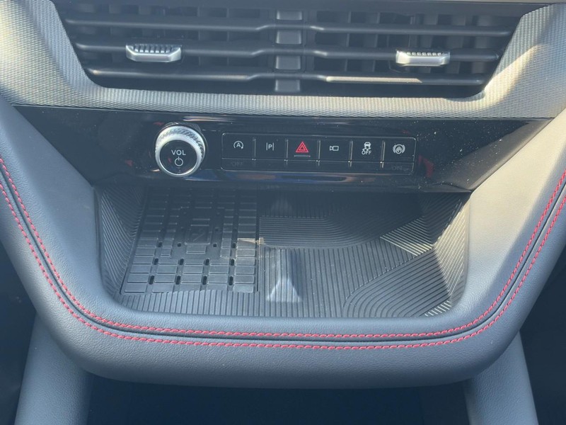 Ford Explorer Vehicle Full-screen Gallery Image 10