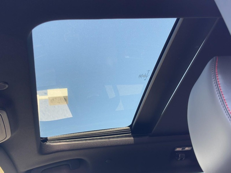 Ford Explorer Vehicle Full-screen Gallery Image 23