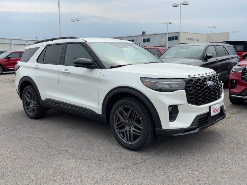 Ford Explorer Vehicle Image 02