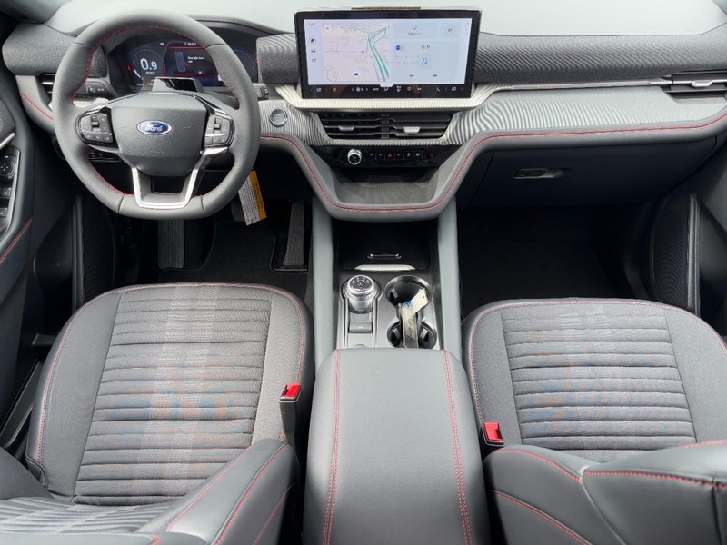 Ford Explorer Vehicle Image 07