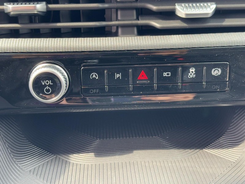 Ford Explorer Vehicle Image 19