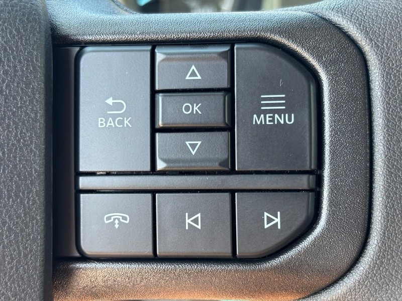 Ford Super Duty F-350 SRW Vehicle Full-screen Gallery Image 13