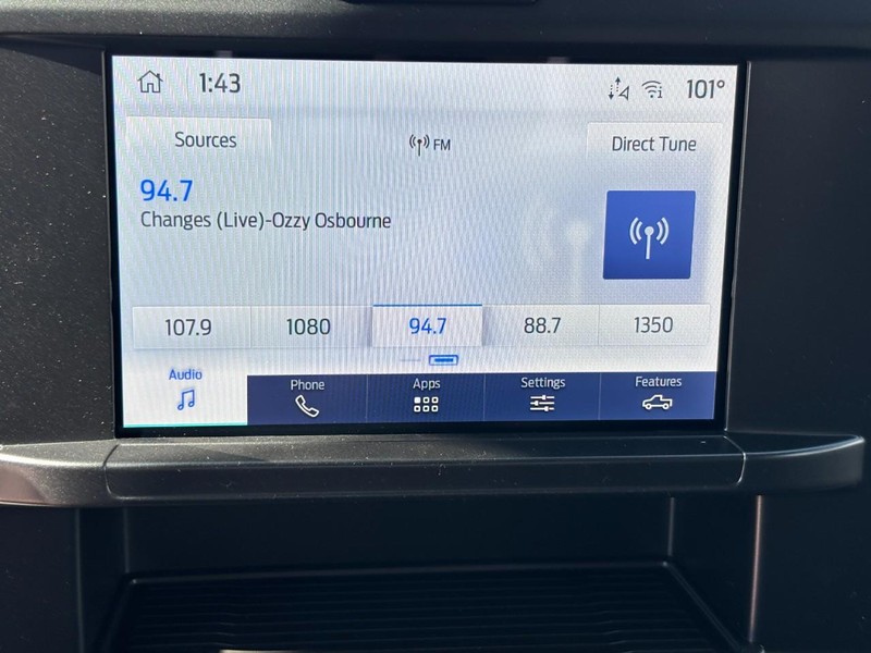 Ford Super Duty F-350 SRW Vehicle Full-screen Gallery Image 15