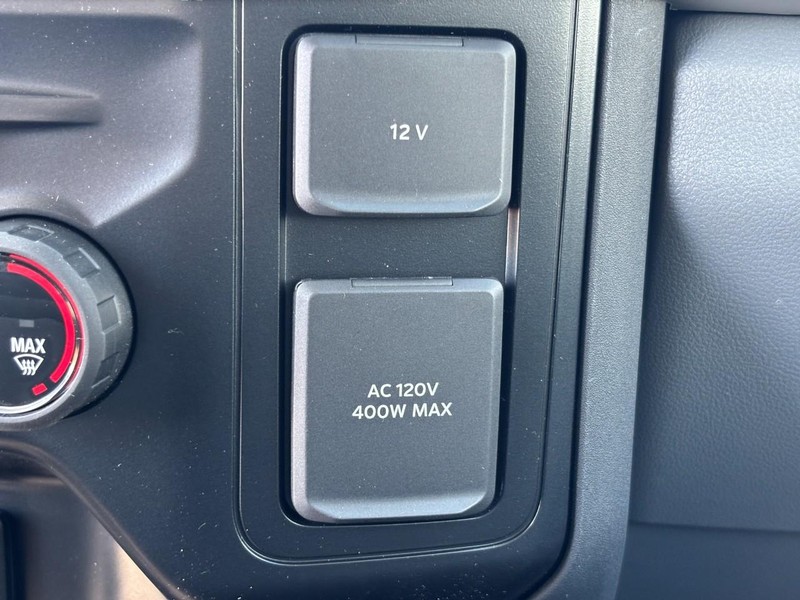 Ford Super Duty F-350 SRW Vehicle Full-screen Gallery Image 19