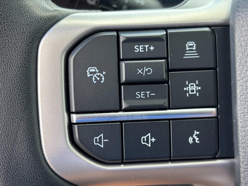 Ford Expedition Max Vehicle Image 17