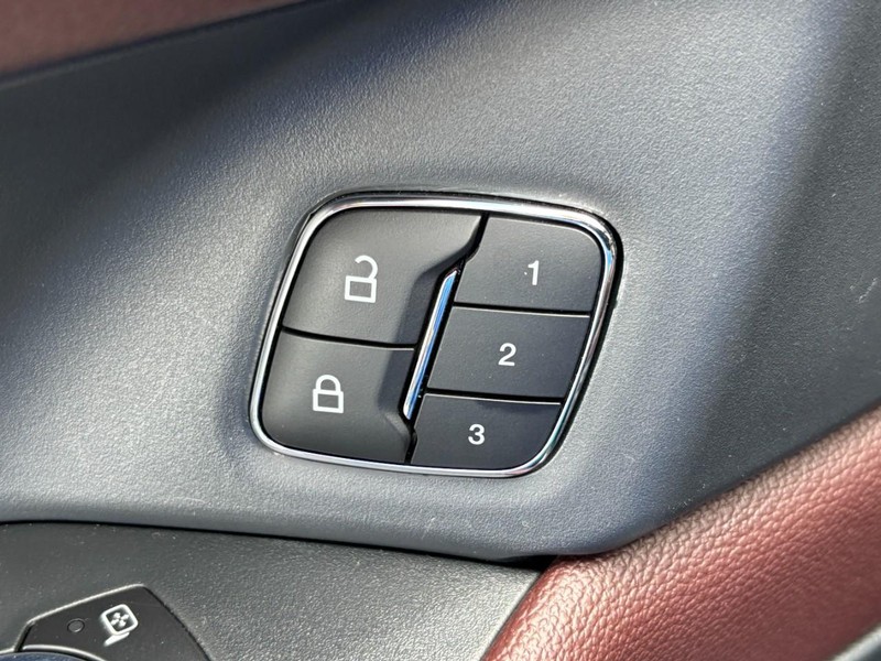 Ford Expedition Max Vehicle Image 24