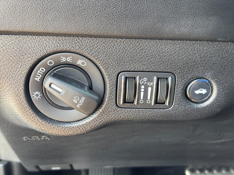 Dodge Charger Vehicle Image 16