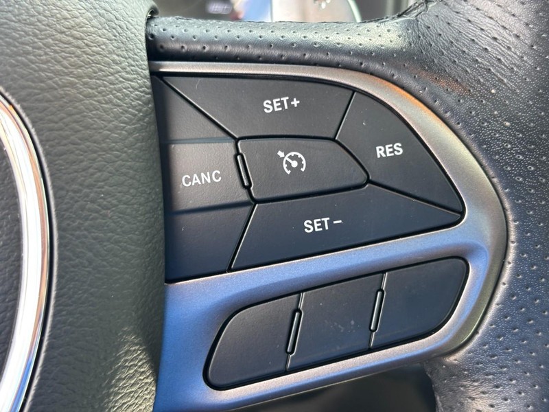 Dodge Charger Vehicle Image 18