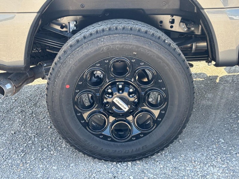 Ford Super Duty F-350 SRW Vehicle Image 04