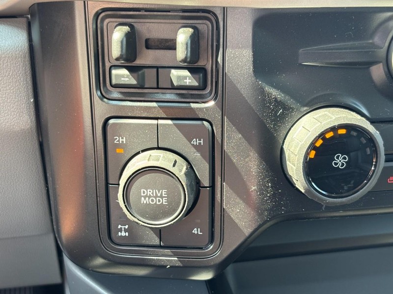 Ford Super Duty F-350 SRW Vehicle Image 19