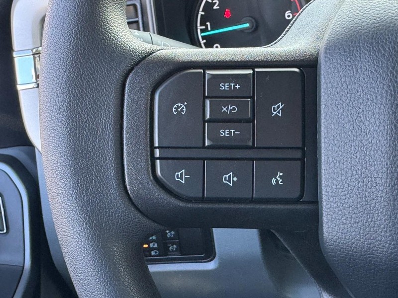 Ford Super Duty F-350 SRW Vehicle Image 14