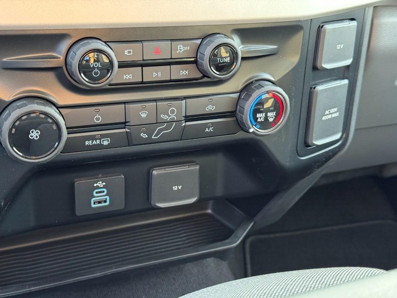 Ford Super Duty F-350 SRW Vehicle Image 17