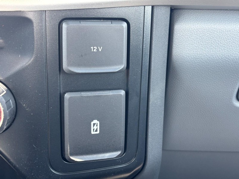 Ford Super Duty F-350 SRW Vehicle Image 19