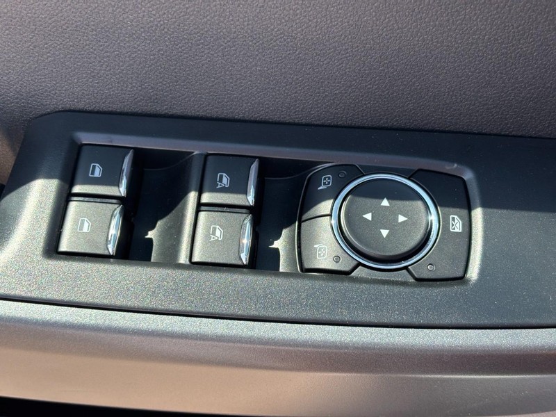 Ford Super Duty F-350 SRW Vehicle Image 20