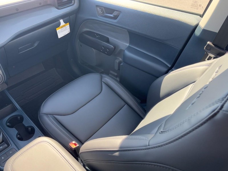 Ford Maverick Vehicle Image 10