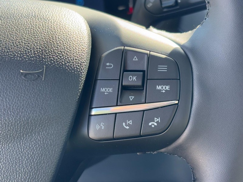 Ford Maverick Vehicle Image 13