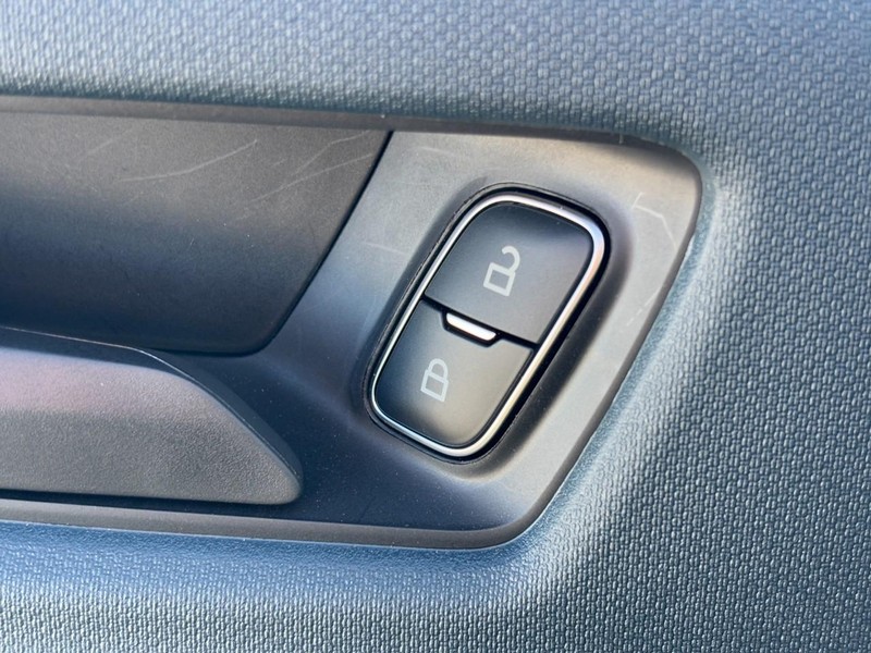 Ford Maverick Vehicle Image 20