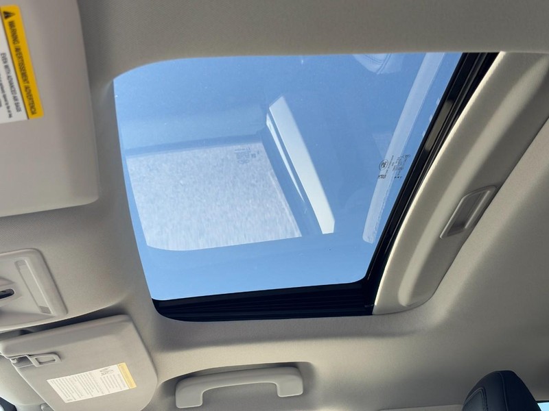 Ford Maverick Vehicle Image 22