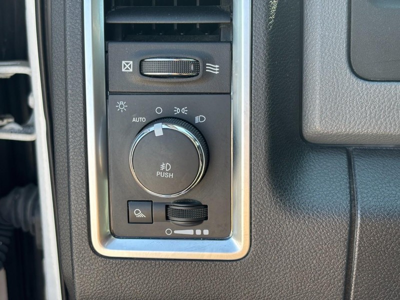 Ram 1500 Vehicle Image 16