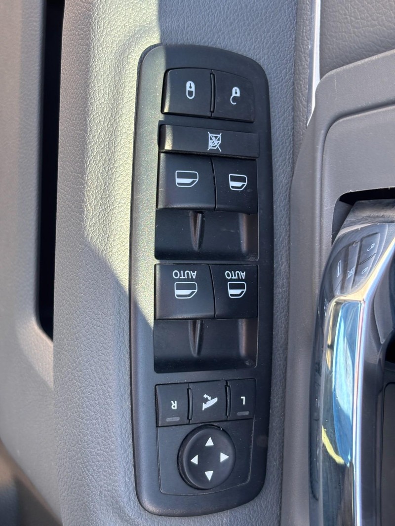 Ram 1500 Vehicle Image 24