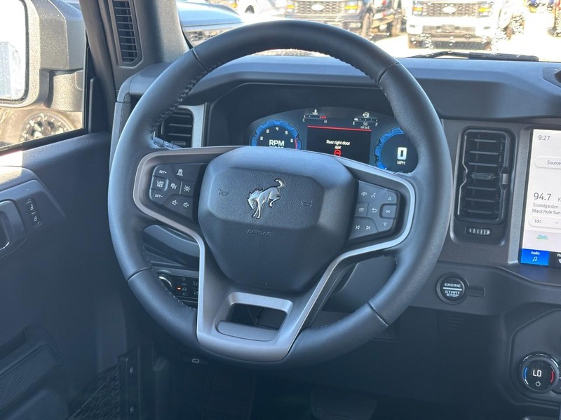 Ford Bronco Vehicle Image 07