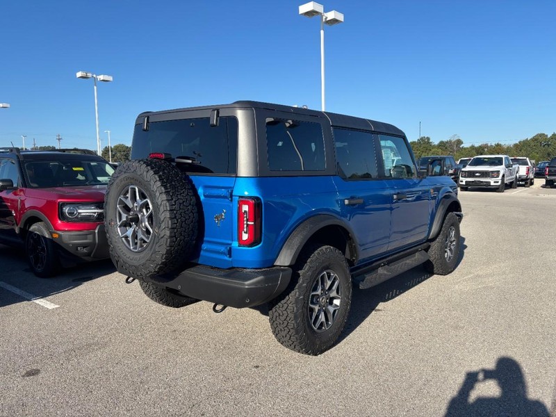 Ford Bronco Vehicle Image 03