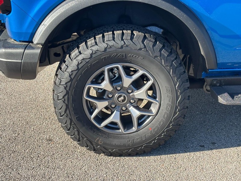Ford Bronco Vehicle Image 04