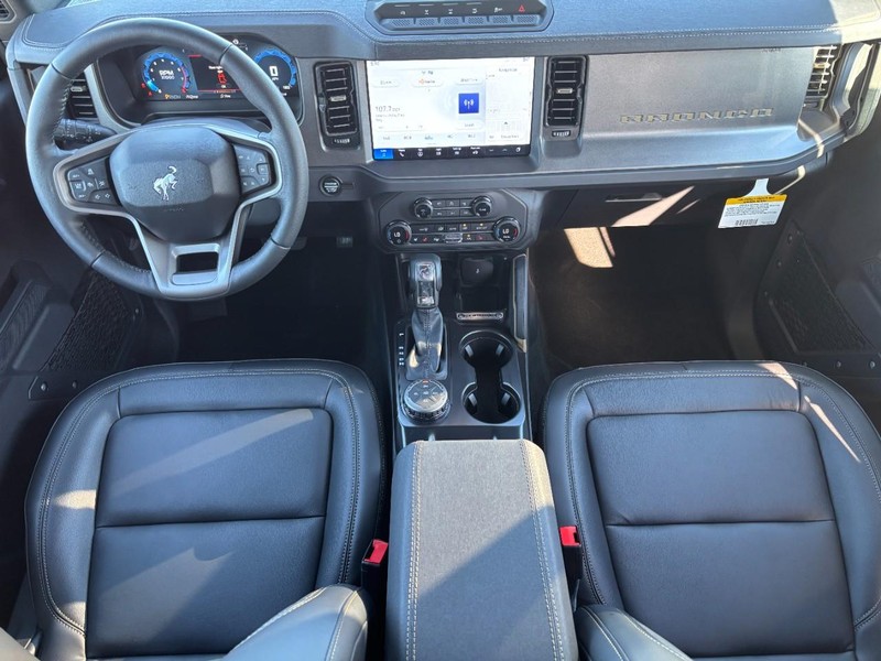 Ford Bronco Vehicle Image 06