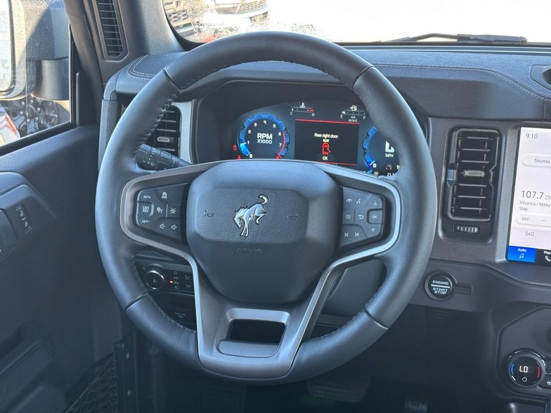 Ford Bronco Vehicle Image 07