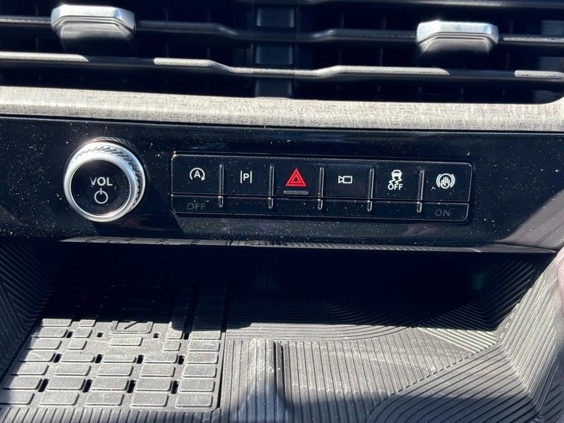 Ford Explorer Vehicle Image 10