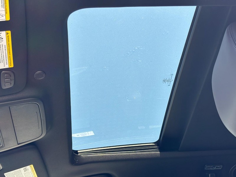 Ford Explorer Vehicle Image 23