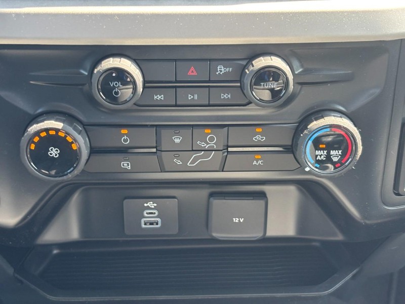 Ford Super Duty F-250 SRW Vehicle Image 08
