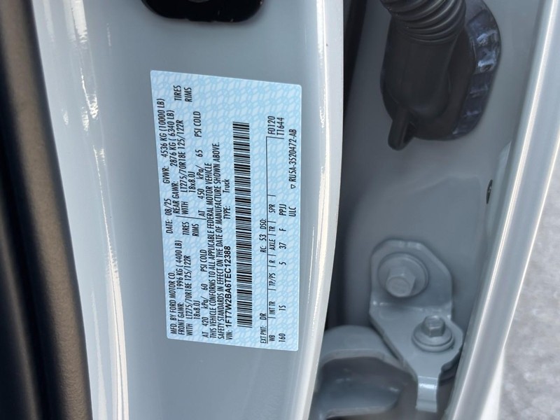 Ford Super Duty F-250 SRW Vehicle Image 22