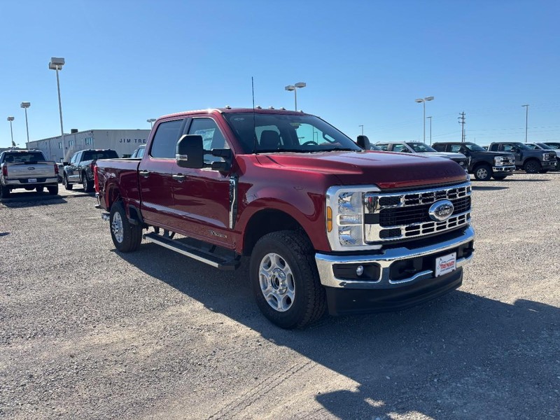 Ford Super Duty F-350 SRW Vehicle Image 02