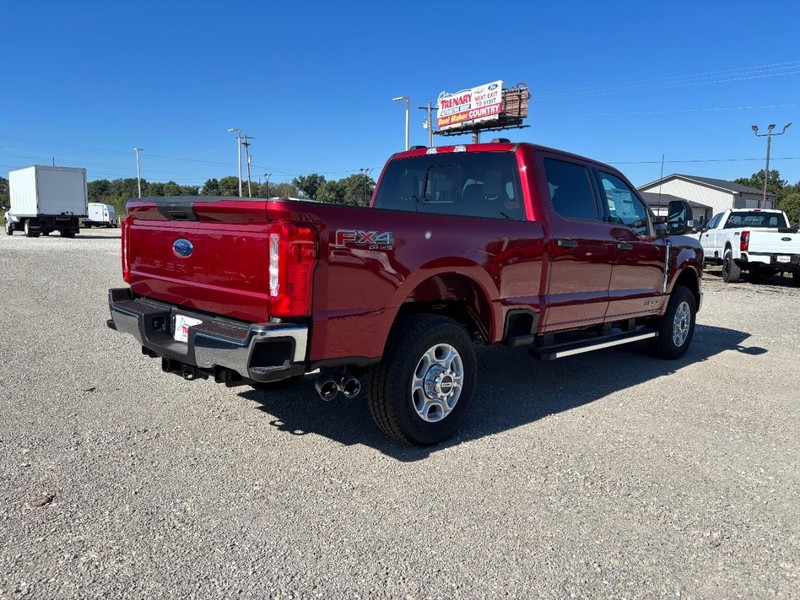 Ford Super Duty F-350 SRW Vehicle Image 03