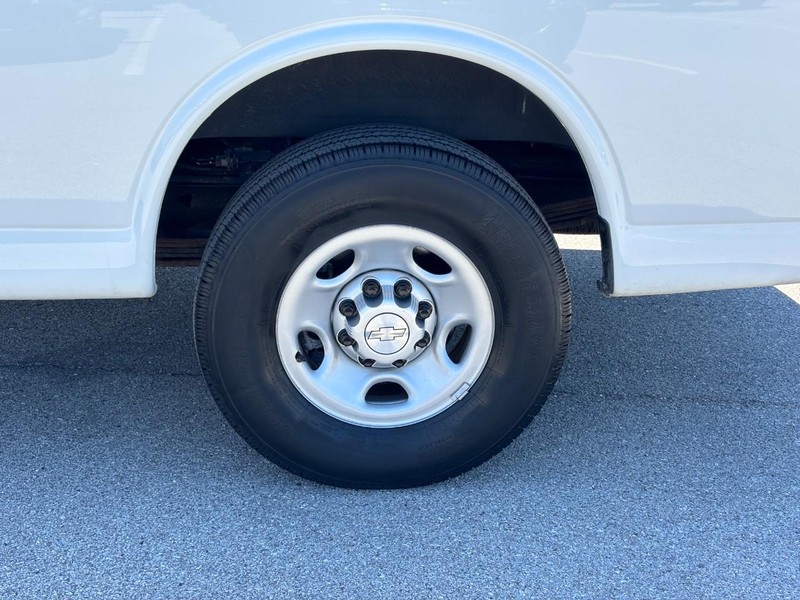 Chevrolet Express Passenger Vehicle Image 06