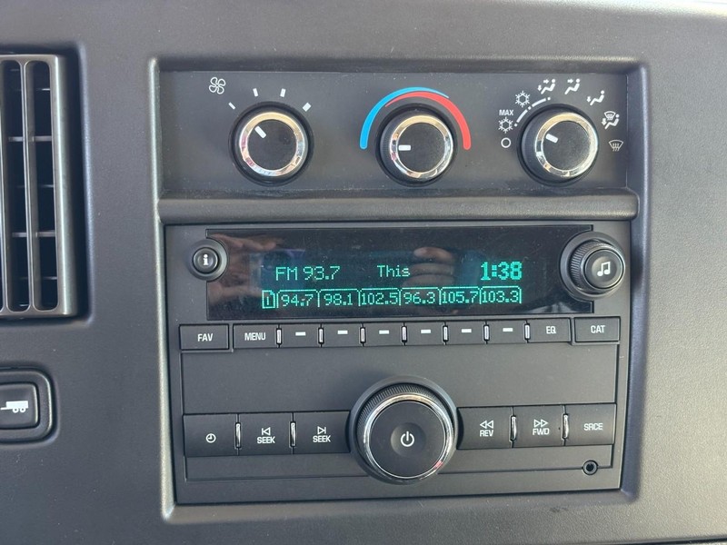 Chevrolet Express Passenger Vehicle Image 21