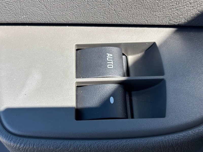 Chevrolet Express Passenger Vehicle Image 24