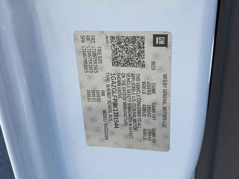 Chevrolet Express Passenger Vehicle Image 26