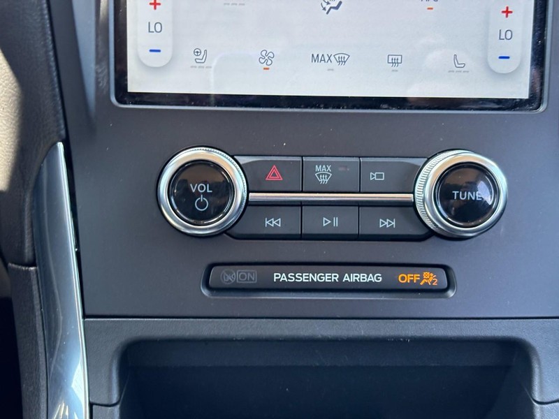 Ford Edge Vehicle Image 14