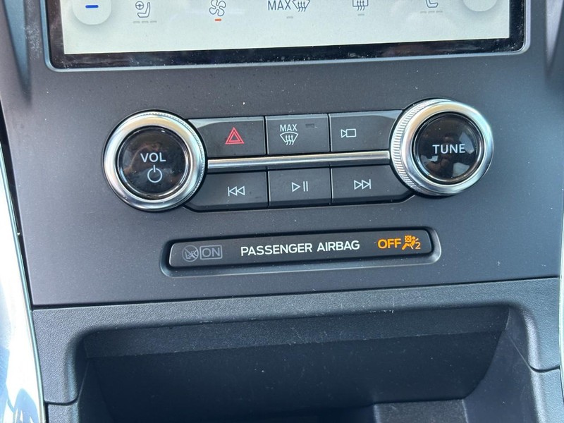 Ford Edge Vehicle Image 24