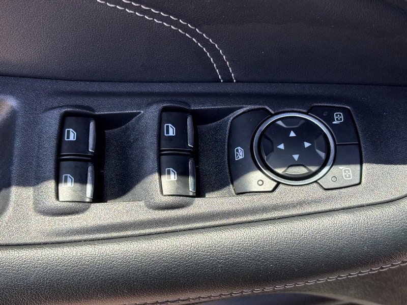 Ford Edge Vehicle Image 25