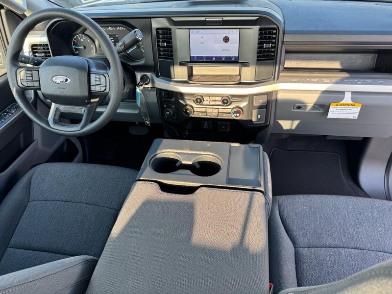 Ford Super Duty F-350 SRW Vehicle Image 07