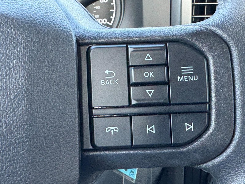 Ford Super Duty F-350 SRW Vehicle Image 15