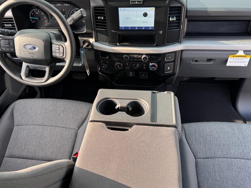 Ford Super Duty F-350 SRW Vehicle Image 07