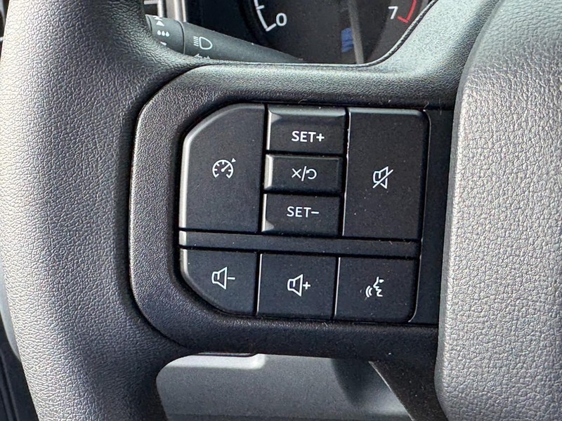 Ford Super Duty F-350 SRW Vehicle Image 14