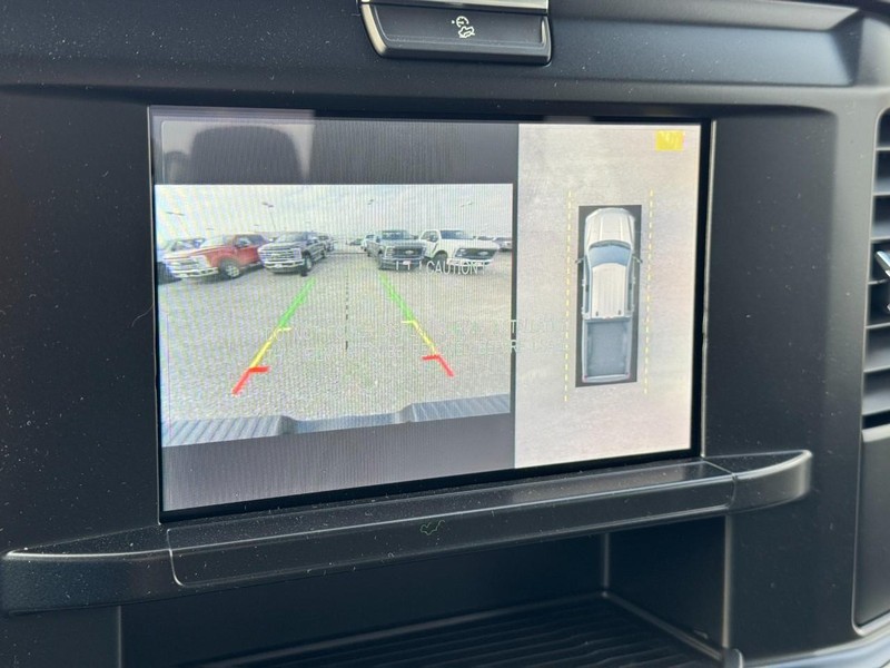 Ford Super Duty F-350 SRW Vehicle Image 18